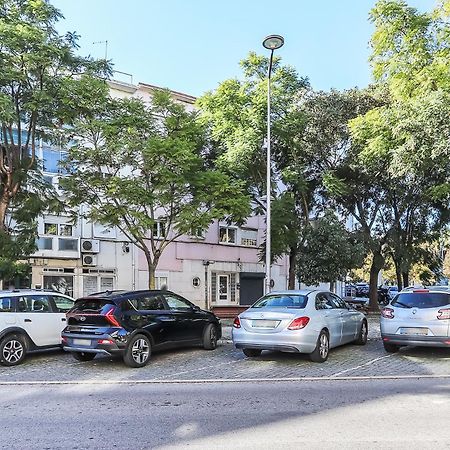 Vita Portucale ! Moscavide Casa Branca W/ Terrace Lisabona Exterior foto