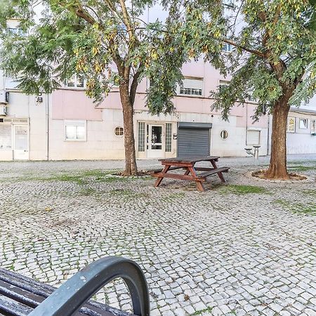 Vita Portucale ! Moscavide Casa Branca W/ Terrace Lisabona Exterior foto