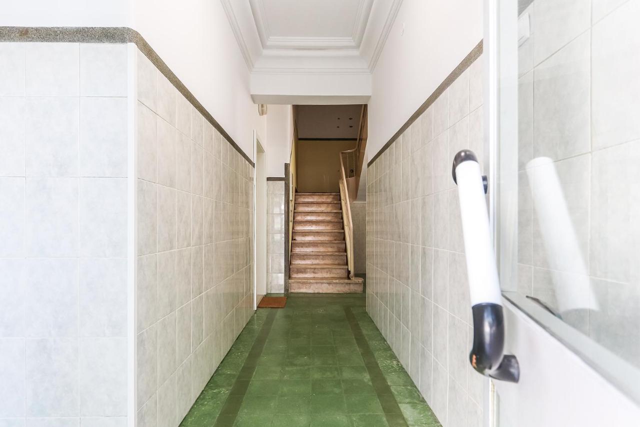 Vita Portucale ! Moscavide Casa Branca W/ Terrace Lisabona Exterior foto