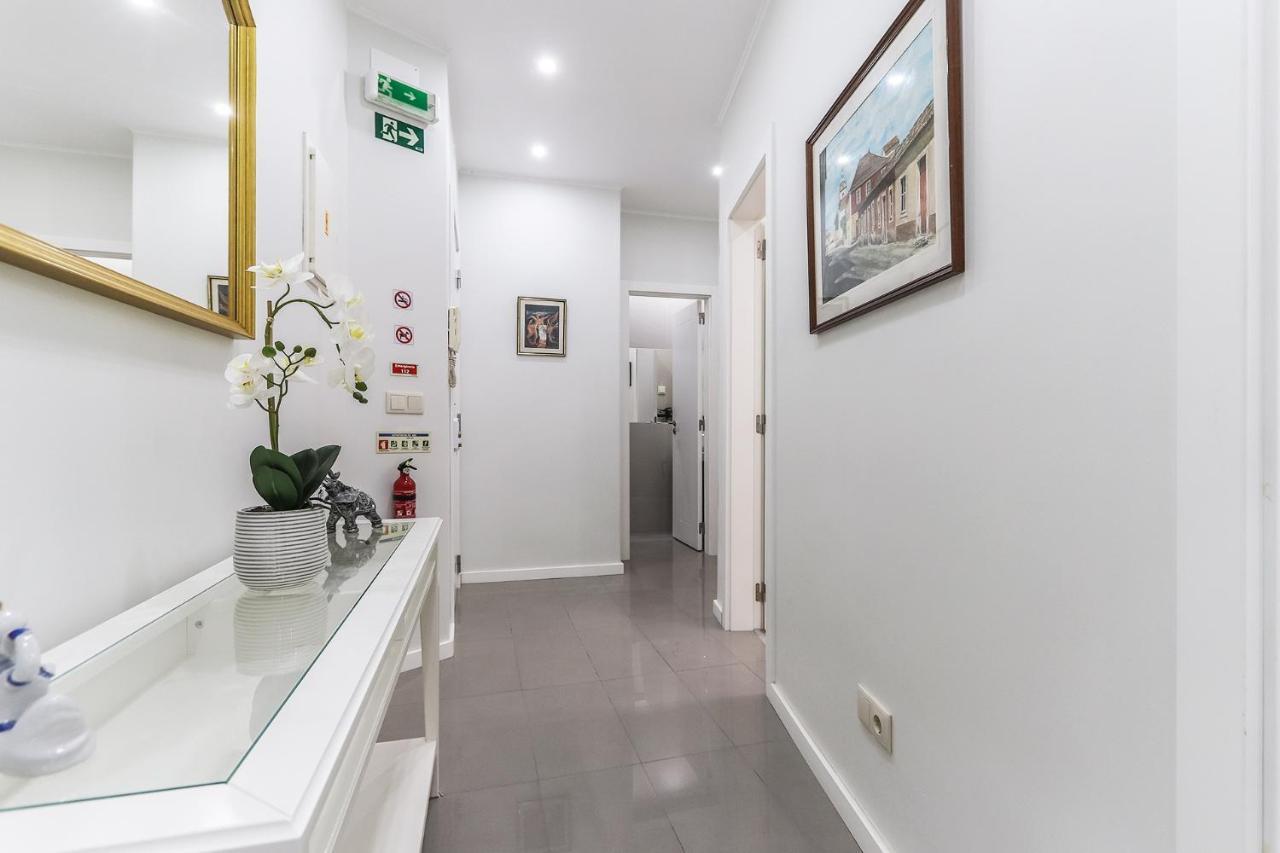 Vita Portucale ! Moscavide Casa Branca W/ Terrace Lisabona Exterior foto
