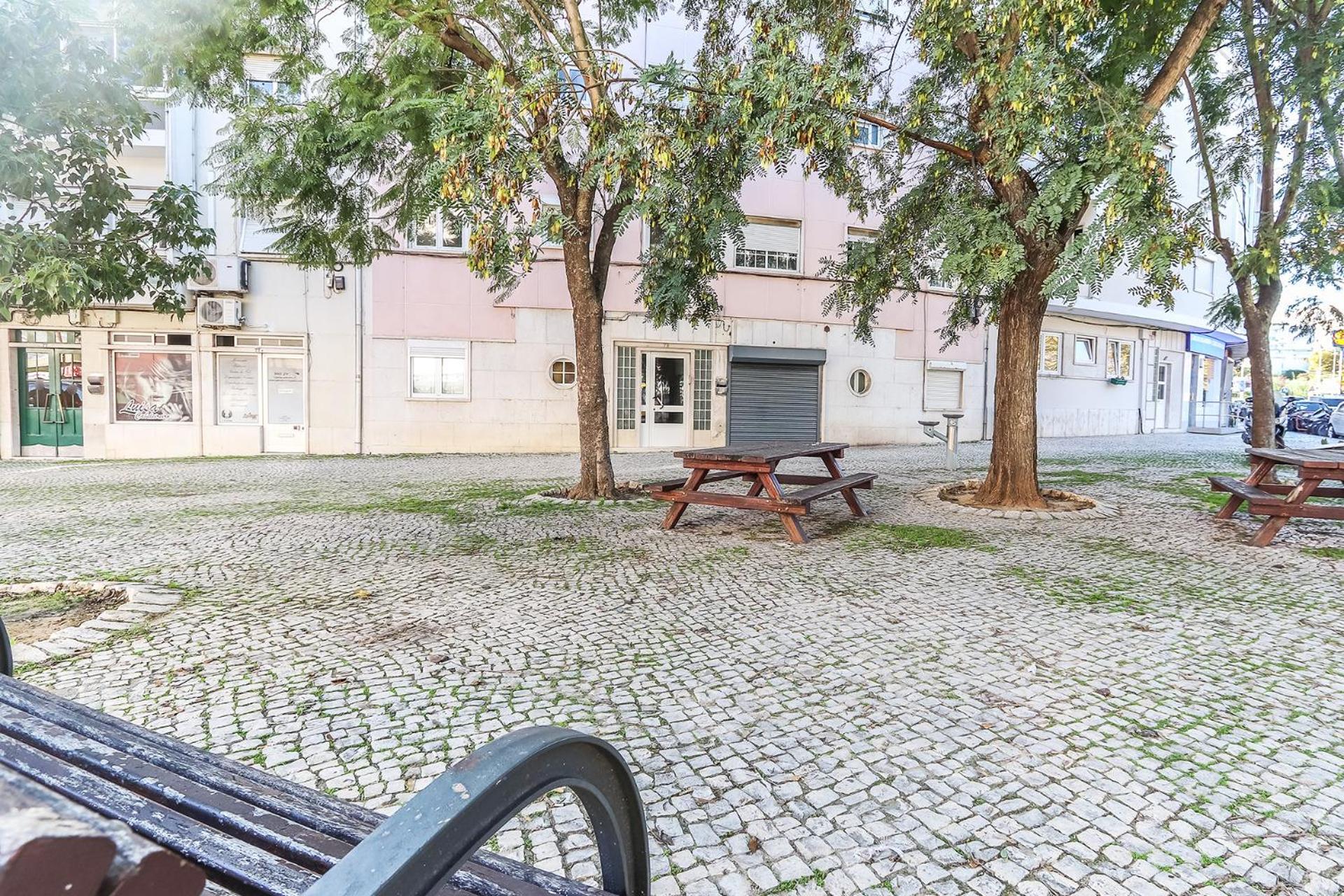 Vita Portucale ! Moscavide Casa Branca W/ Terrace Lisabona Exterior foto